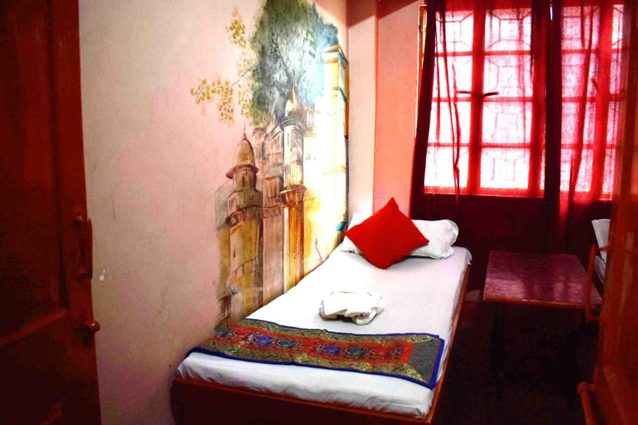 Family Guest House Varanasi Dış mekan fotoğraf