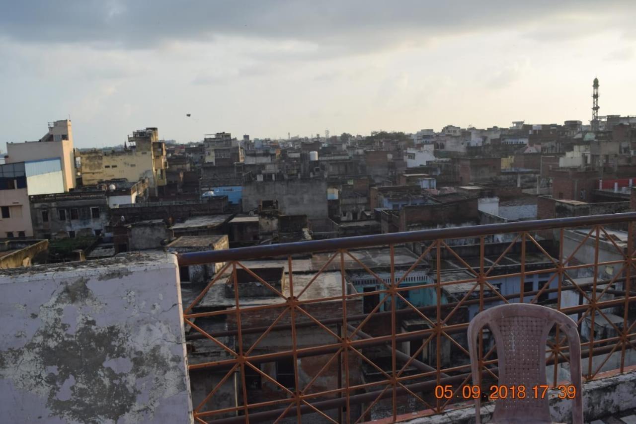 Family Guest House Varanasi Dış mekan fotoğraf